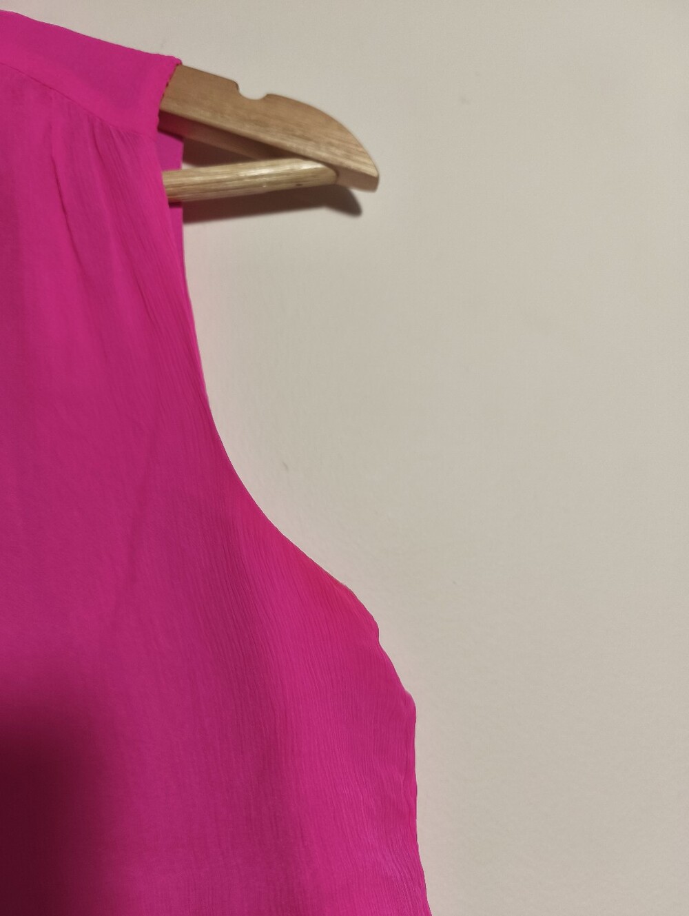 J Crew 100% Silk Chiffon Ruffle Trim Sleeveless Blouse sz 4 Neon Pink Lux Chic - Picture 4 of 8